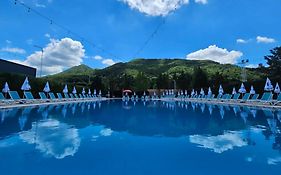 Serenata Korcare Resort